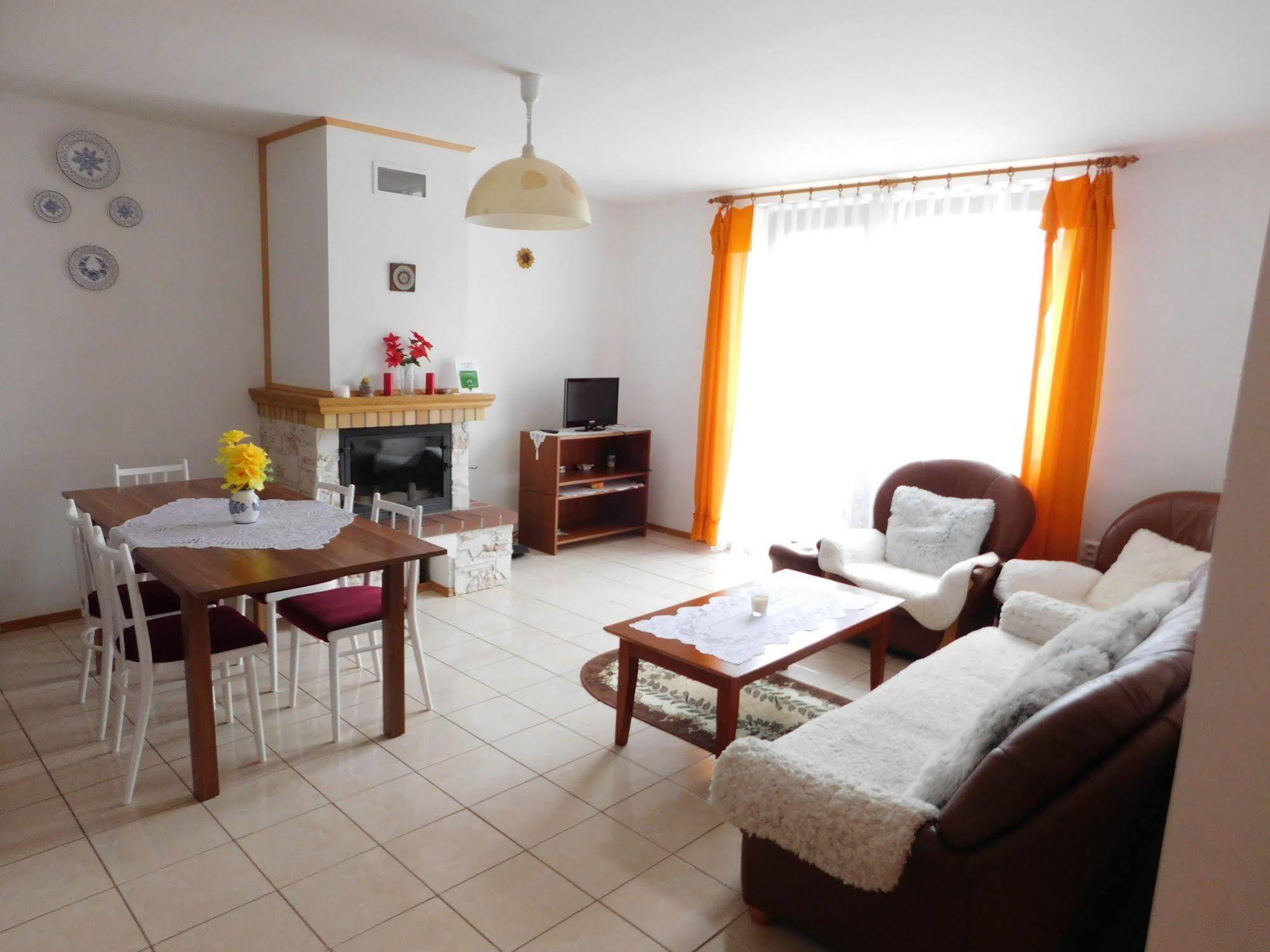 Apartmany Tania Zavazna Poruba ภายนอก รูปภาพ