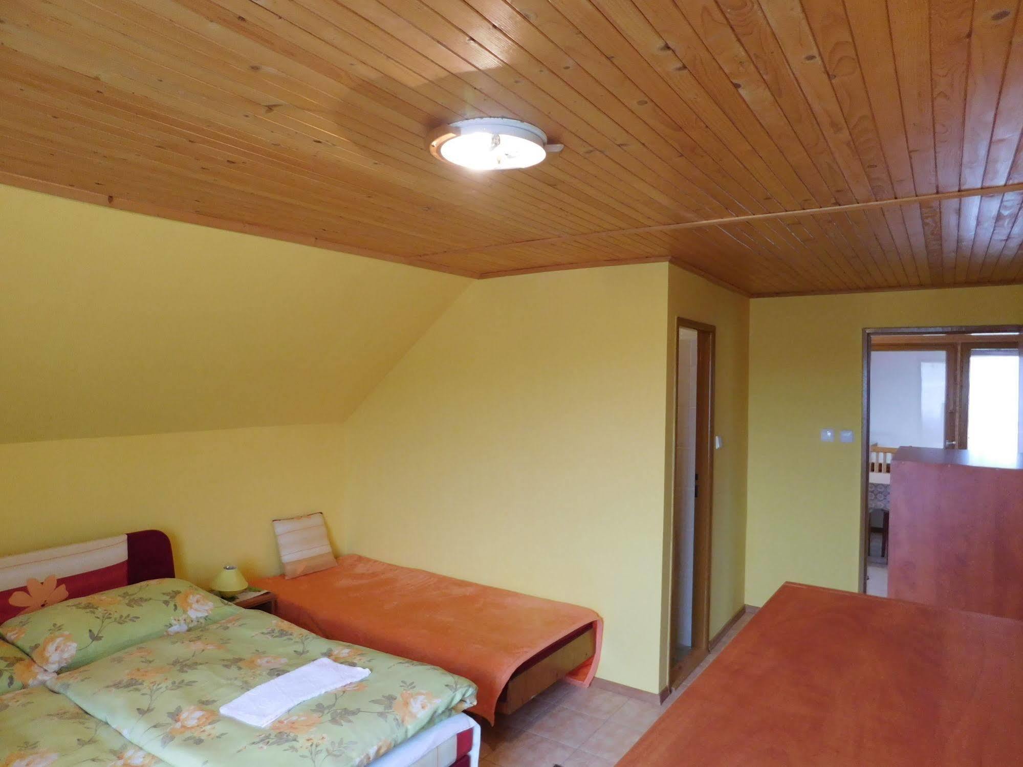 Apartmany Tania Zavazna Poruba ภายนอก รูปภาพ