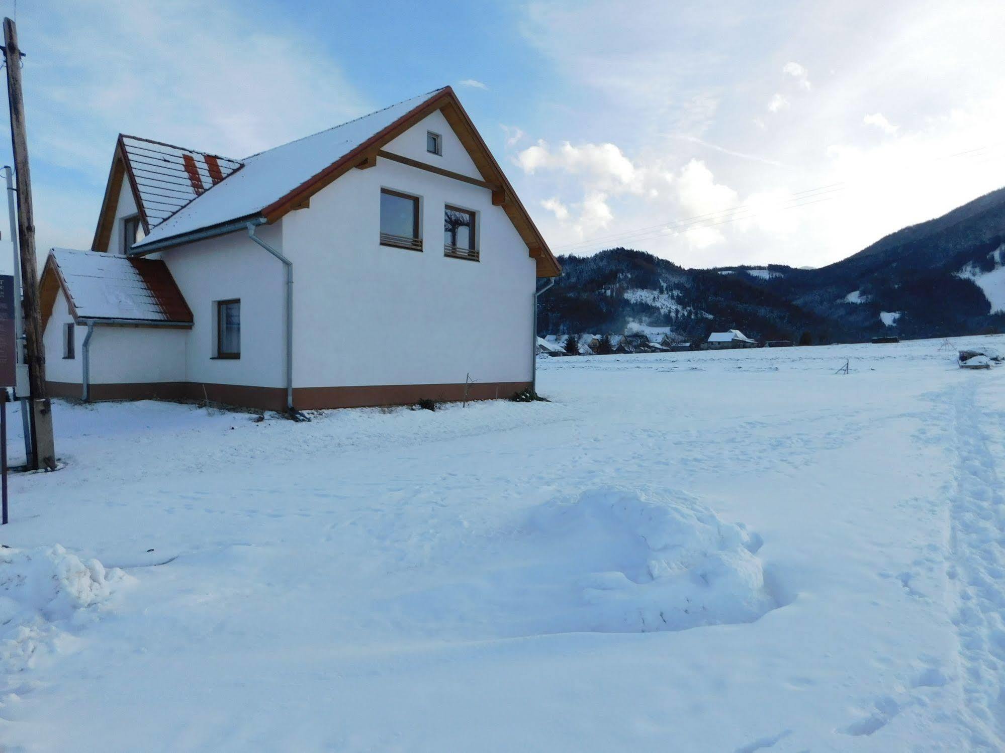 Apartmany Tania Zavazna Poruba ภายนอก รูปภาพ